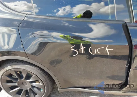 2022 Tesla Model Y Long Range Dual Motor All-Wheel Drive from USA, damaged, VIN 7SAYGDEE7NF319241